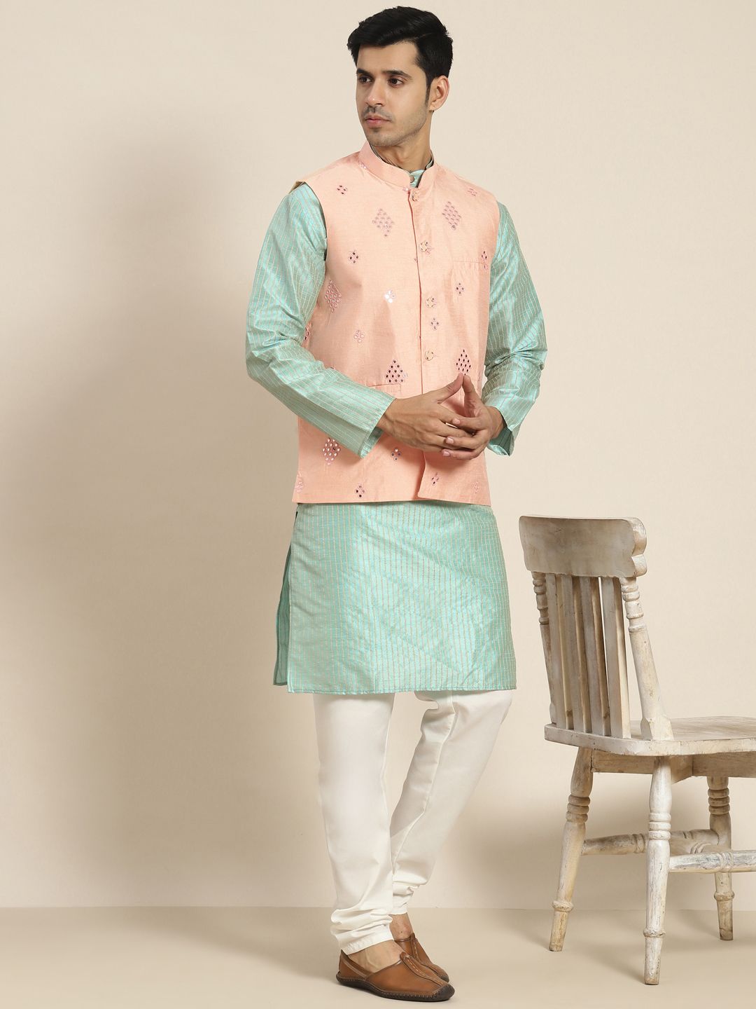 SOJANYA Men Woven Design Kurta with Churidar with Nehru Jacket