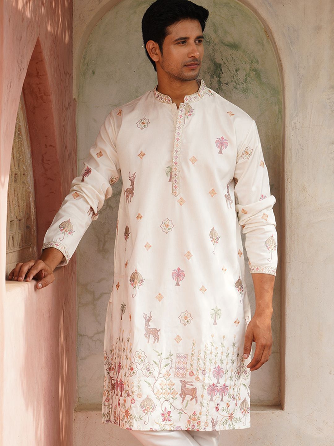 Jompers Floral Embroidered Mandarin Collar Straight Kurta