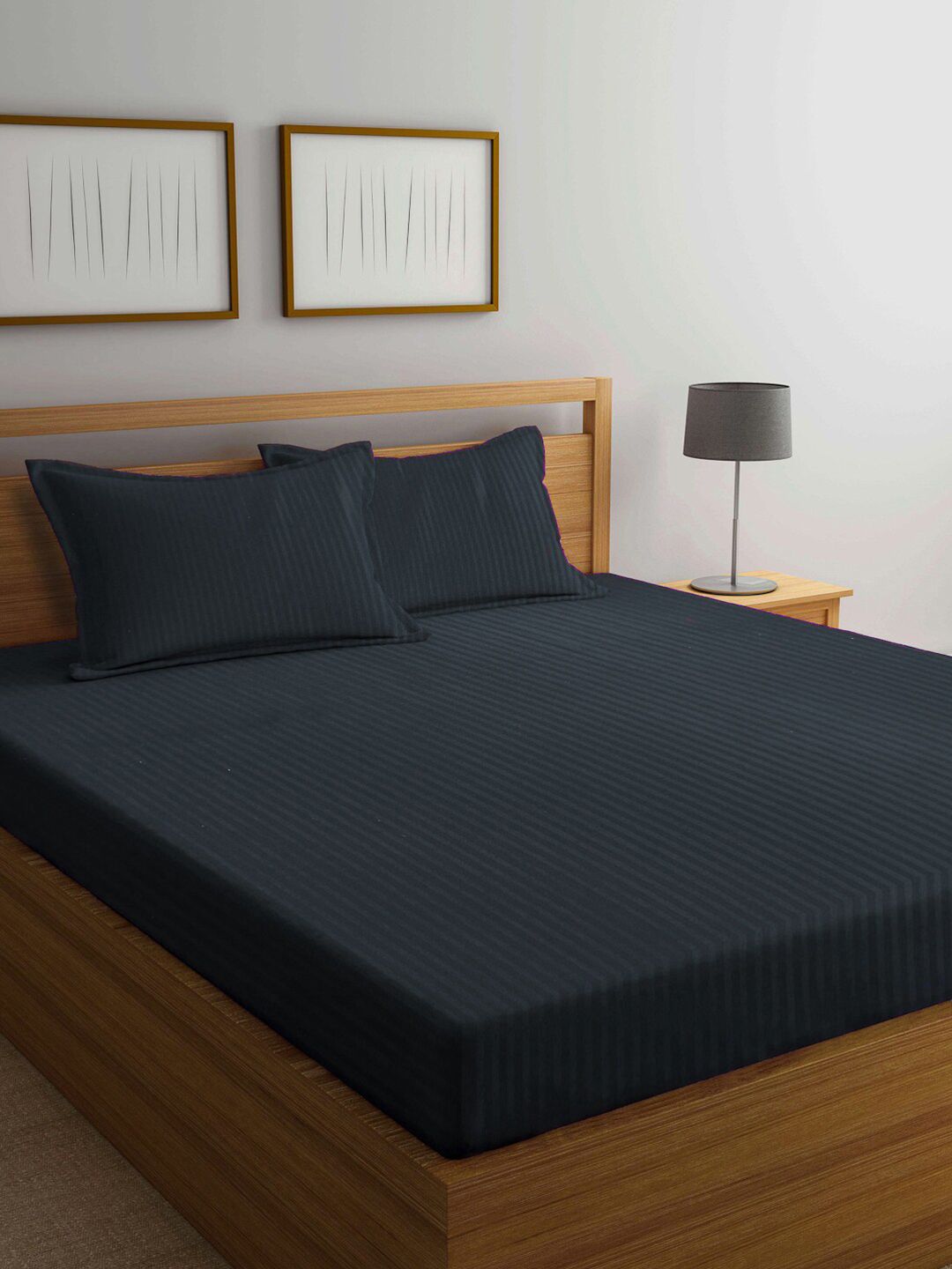 KLOTTHE Black Solid Striped Flat 300TC King Bedsheet with 2 Pillow Covers-225X150 cm
