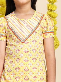 Cutiekins Girls Geometric Printed Gotta Patti Straight Kurta With Sharara & Dupatta