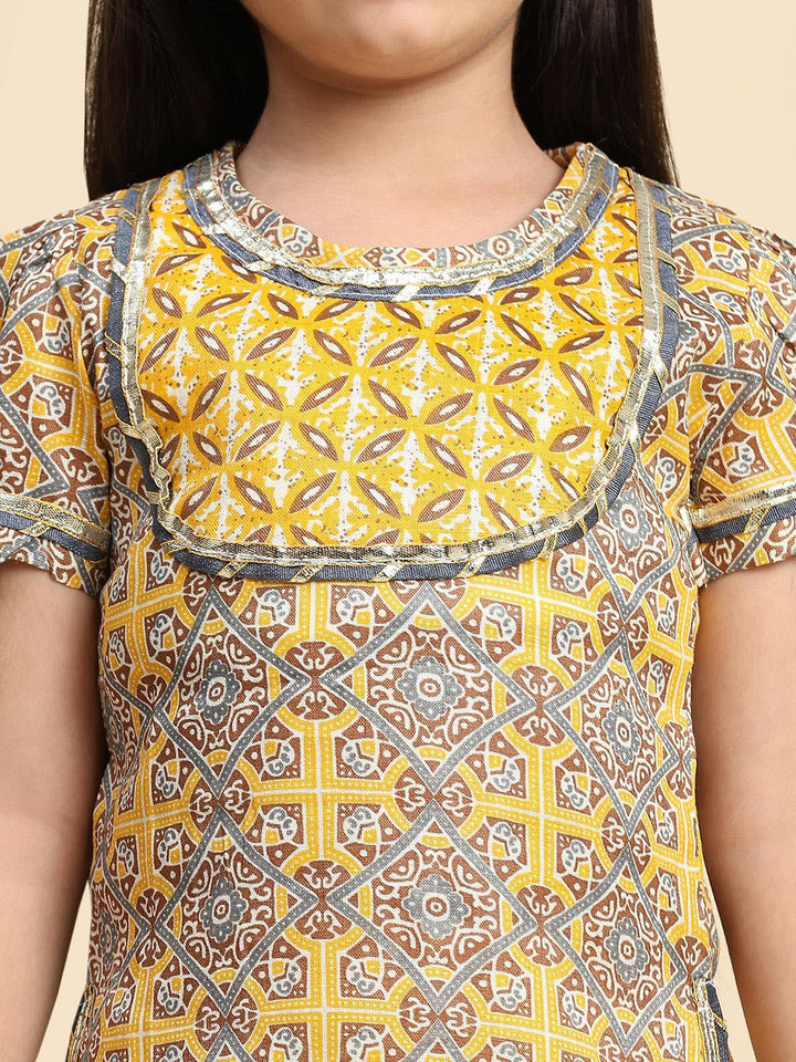 Cutiekins Girls Ethnic Motifs Printed Straight Kurta With Salwar & Dupatta
