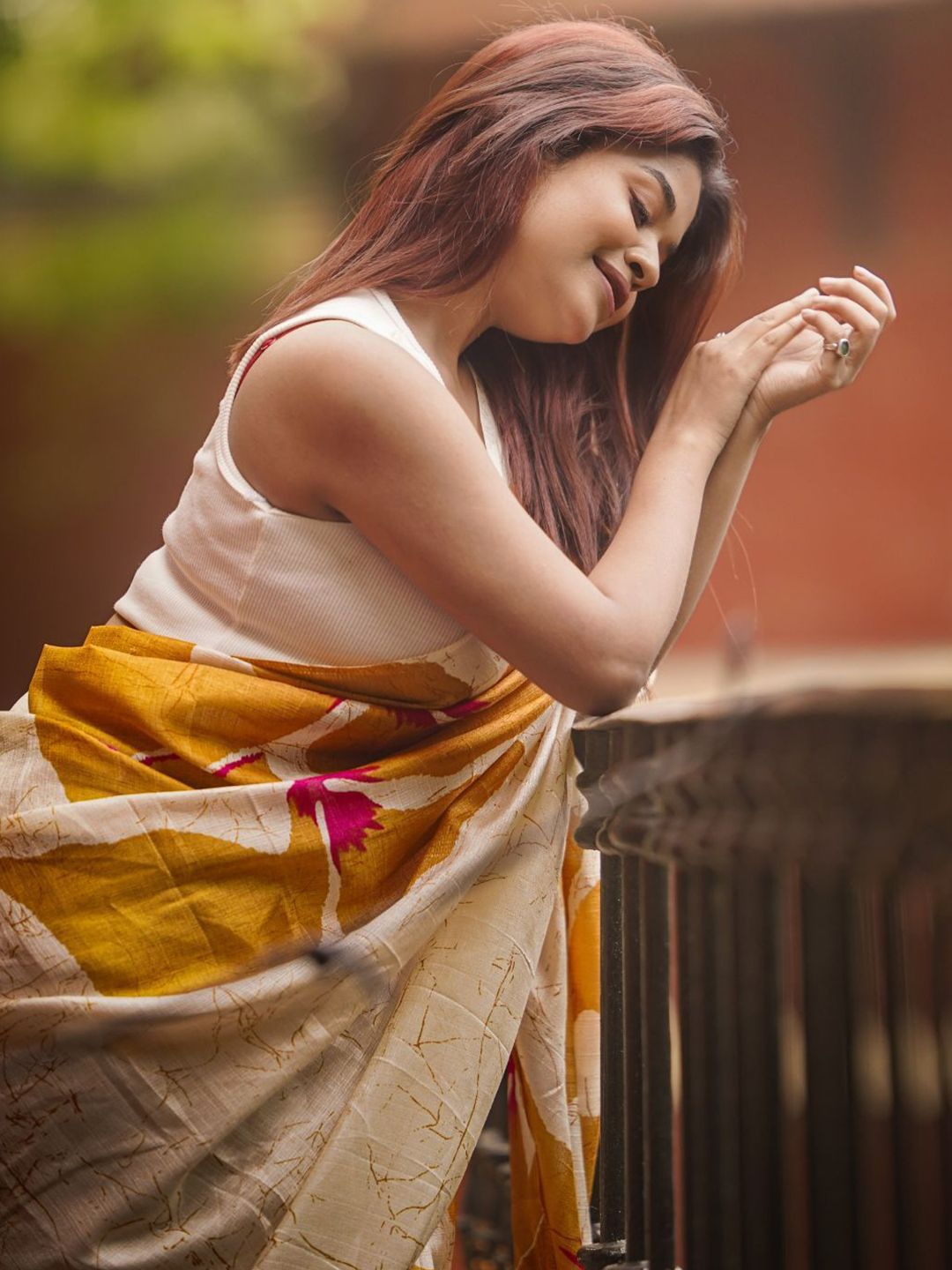 KALINI Women Abstract Printed Saree