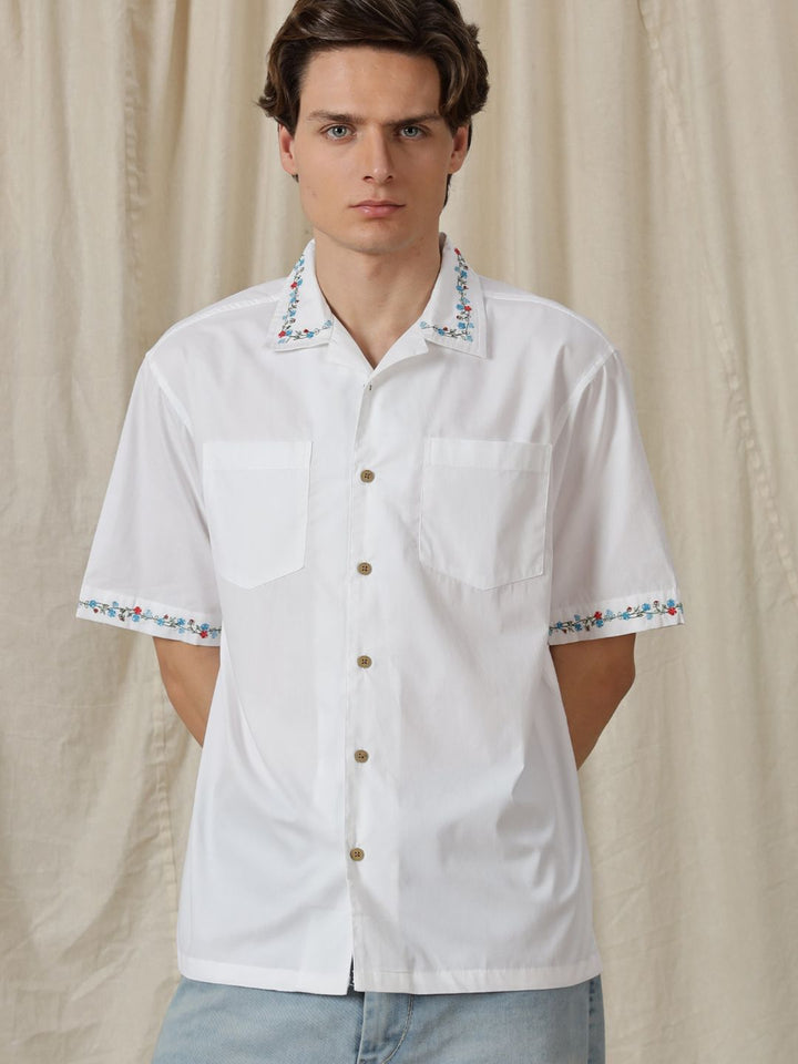 Baju Lengan Pendek Eszett Floral Chain Cotton