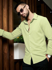 Campus Sutra Men Comfort Spread Collar Solid Casual Shirt