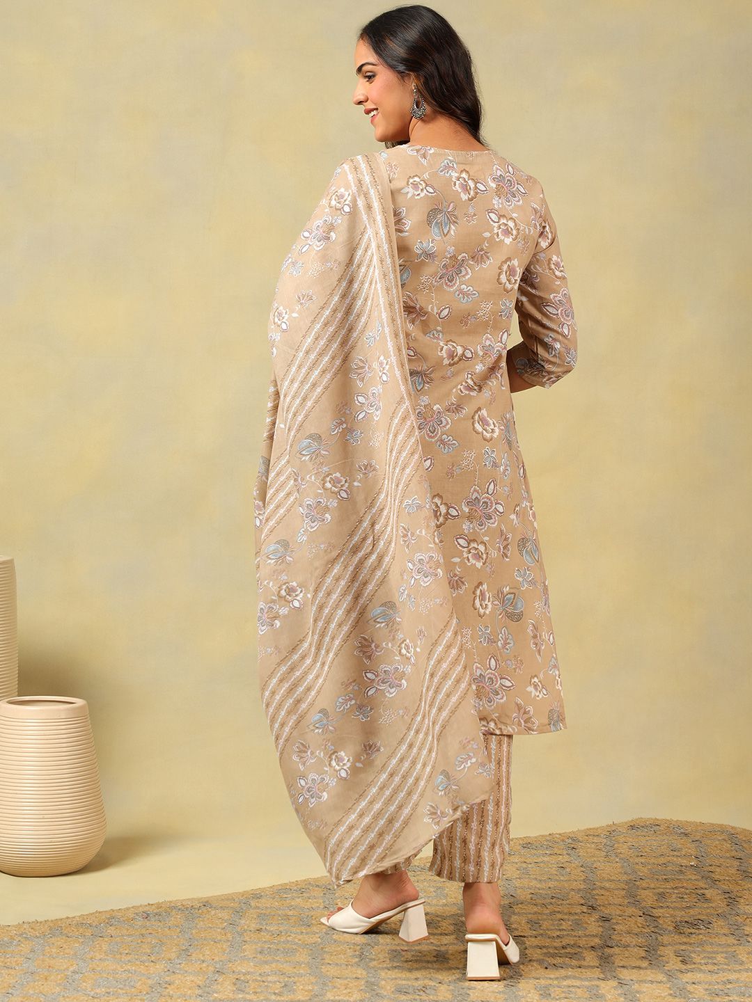 Mamicha Wanita Bercetak Bunga Benang Biasa Bekerja Kapas Tulen Kurta dengan Seluar & Dengan Dupatta