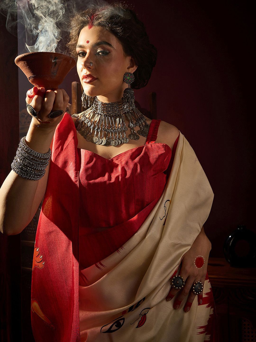 Saree mall Ethnic Motifs Printed Saree With Blouse Piece