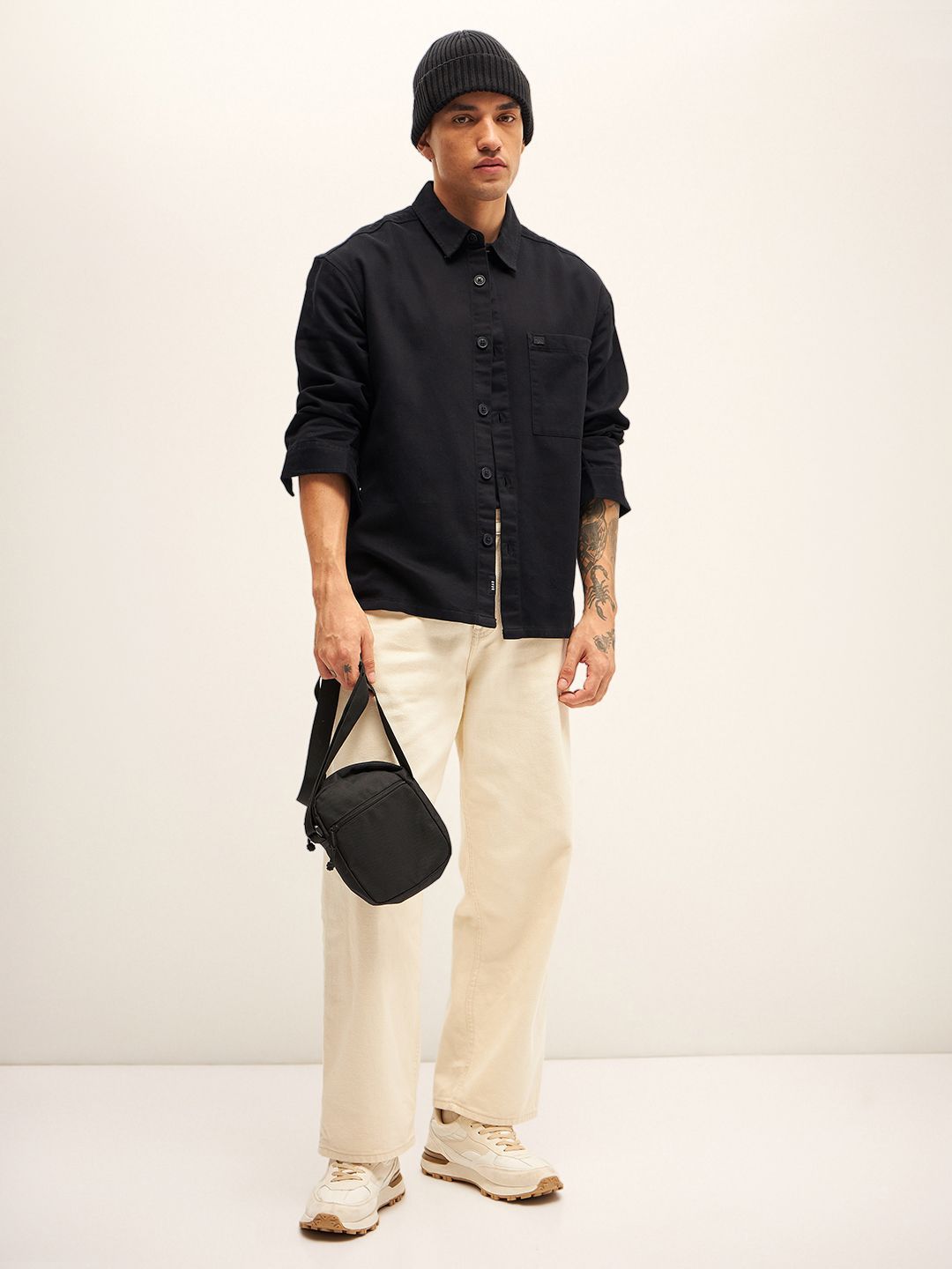 THE BEAR HOUSE Men Solid Casual Oversized Shirt