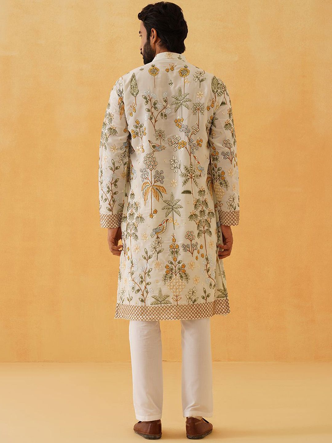 SOJANYA LUXE Floral Sulam Benang Kerja Kurta Lurus Georgette Dengan Seluar