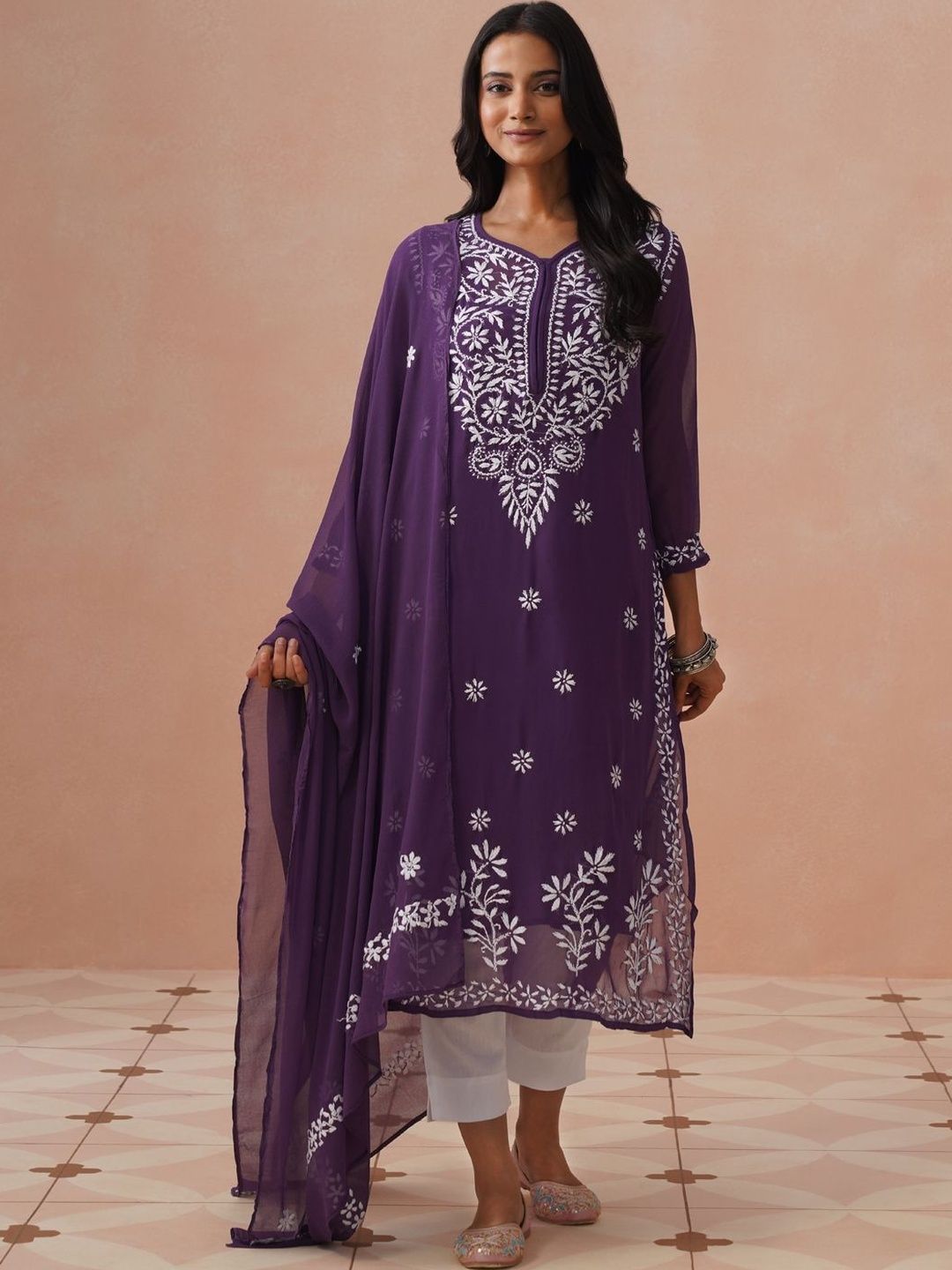 Rumah Wanita Chikankari Sulaman Bunga Chikankari Bunga Indie Georgette Kurta