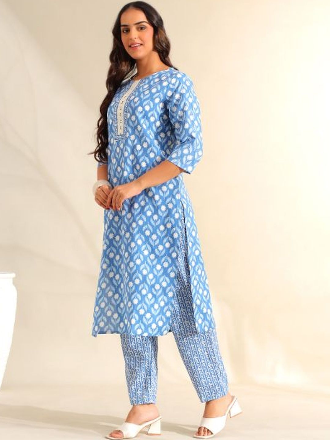 Mamicha Women Ethnic Motifs Printed Regular Thread Work Pure Cotton Kurta with Trousers & With Dupatta
