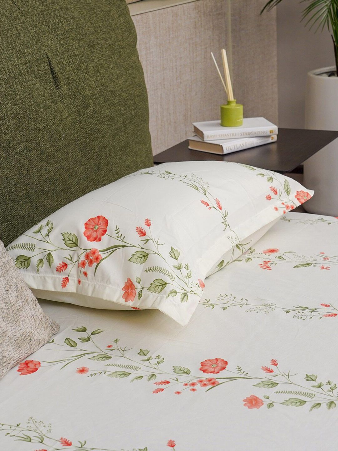 URBAN SPACE Peach-Coloured Printed Cotton 200 TC Single Bedsheet With 2 Pillow Covers