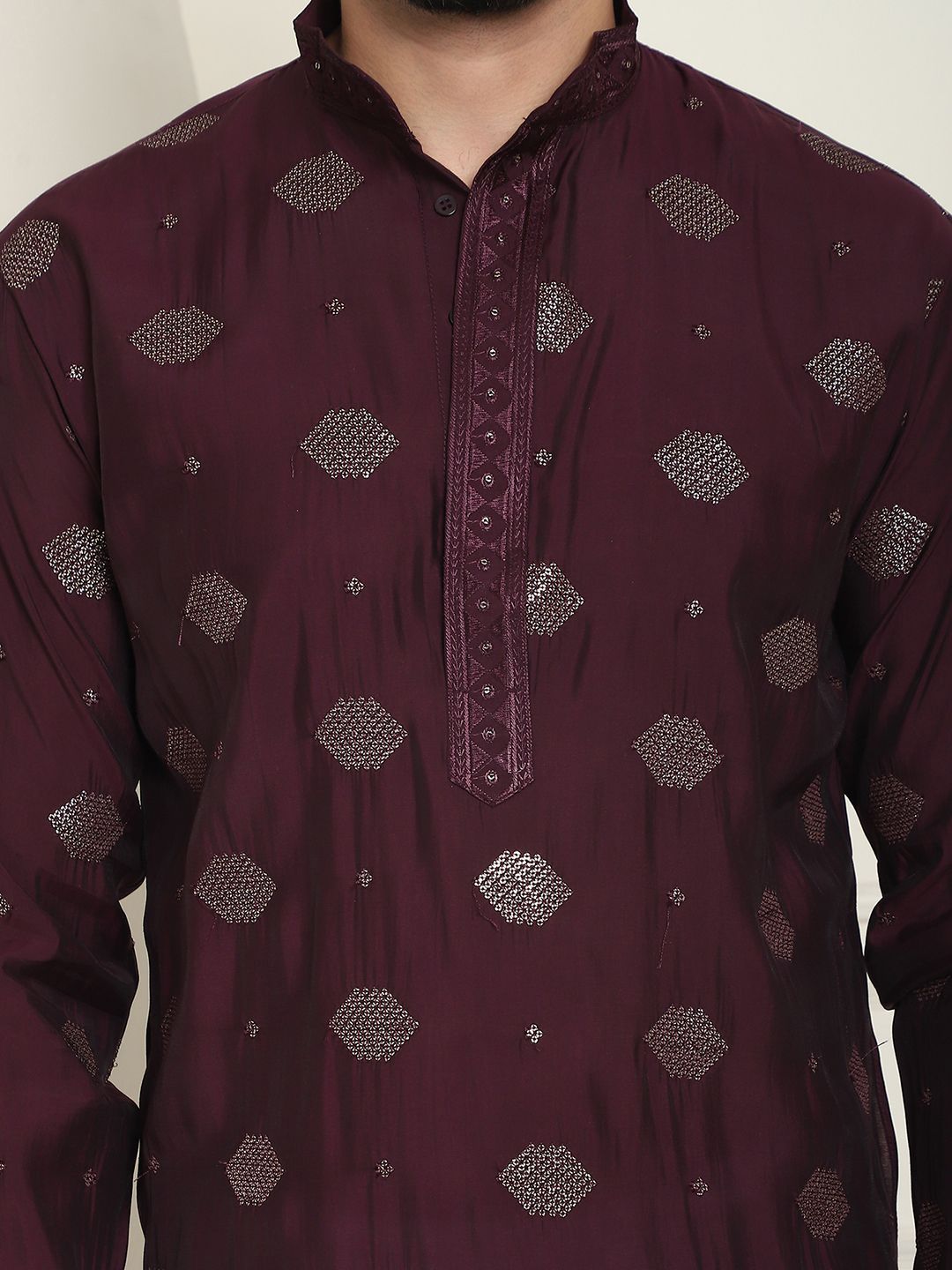 SOJANYA Geometric Embroidered Sequinned Cotton Silk Straight Kurta With Churidar