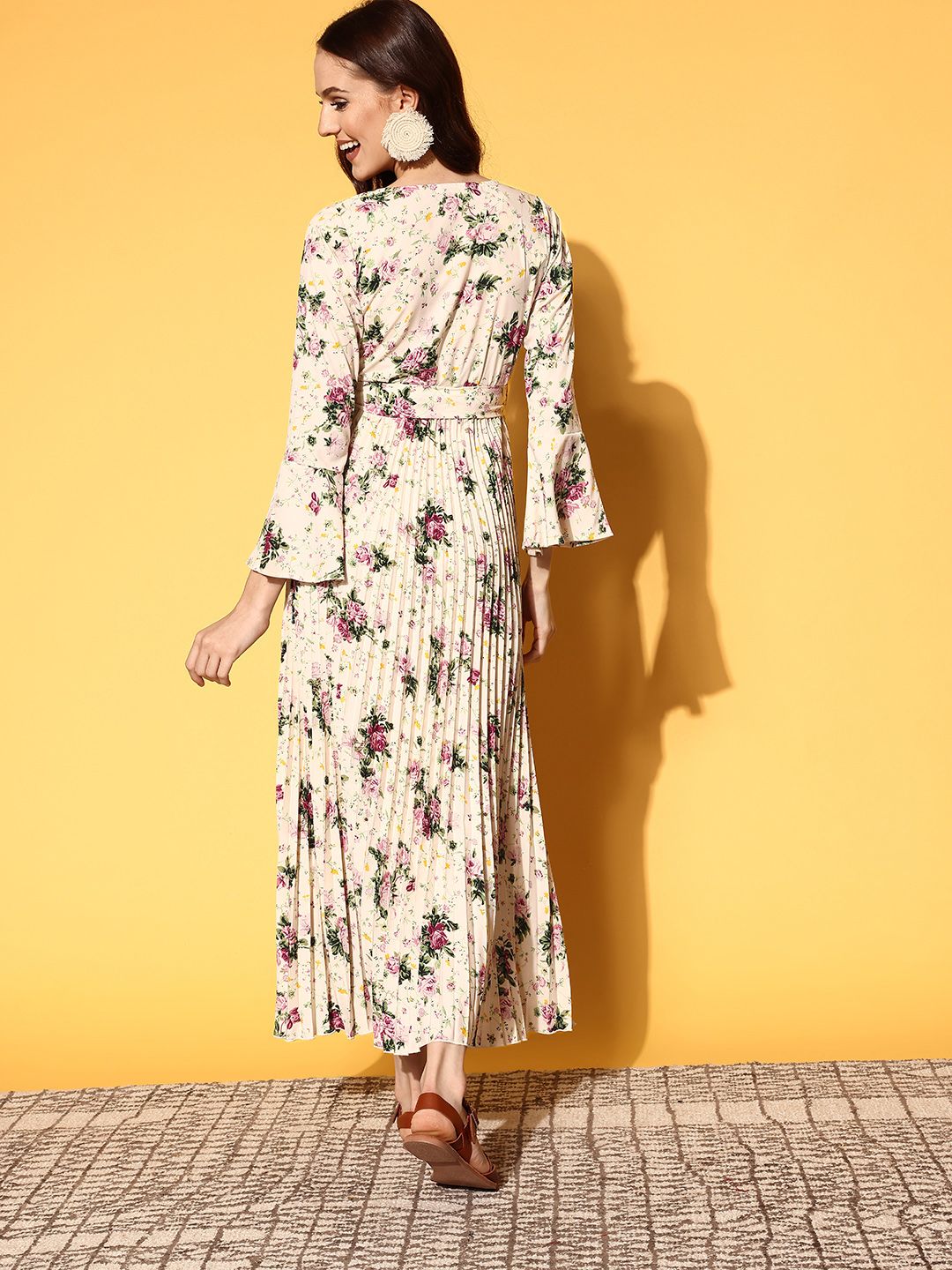 Berrylush Women Beige Floral Pleated Form Dress