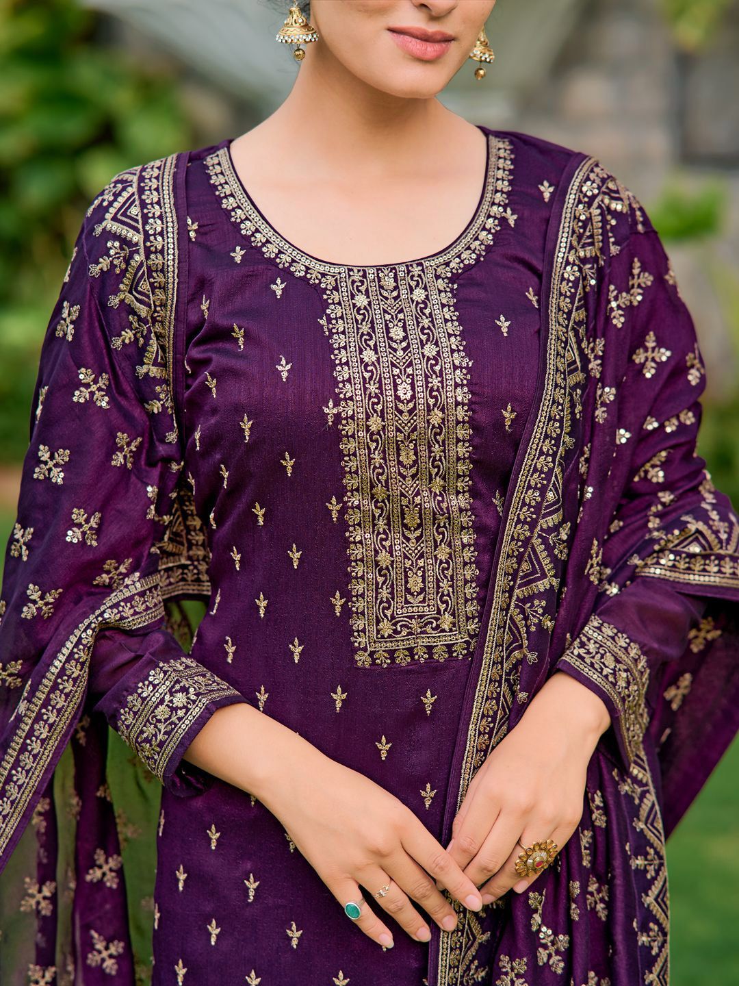 Kalini Floral bersulam kurta lurus dengan seluar & dupatta