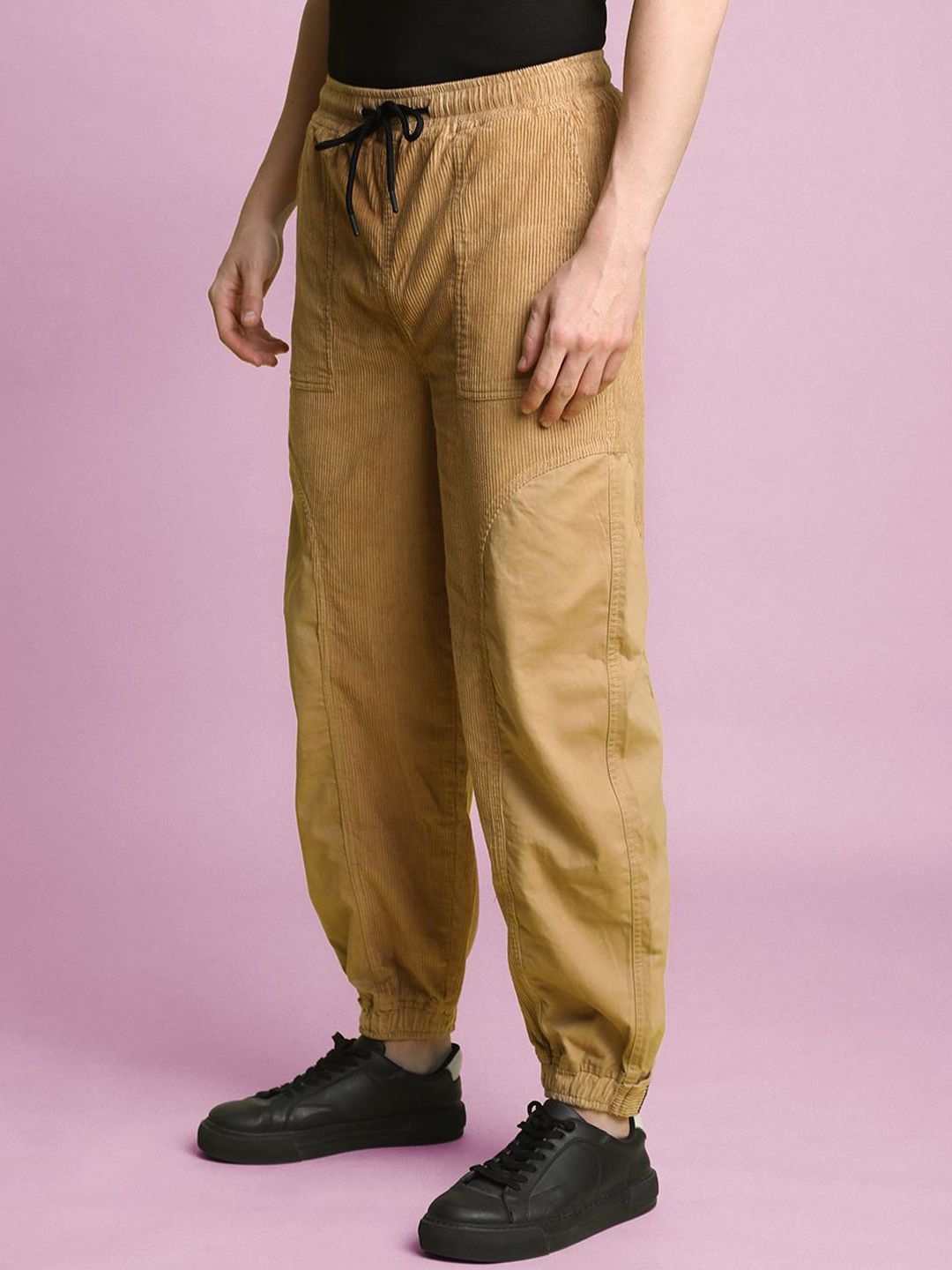 Bene Kleed Men Baggy Fit Mid-Rise Pure Cotton Joggers Trouser