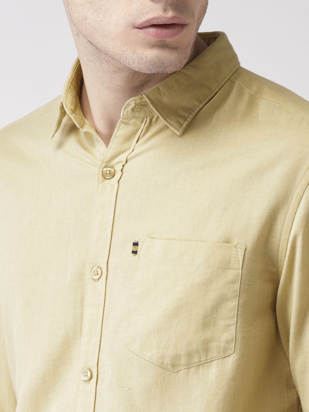 HIGHLANDER Men Beige Slim Fit Solid Casual Shirt