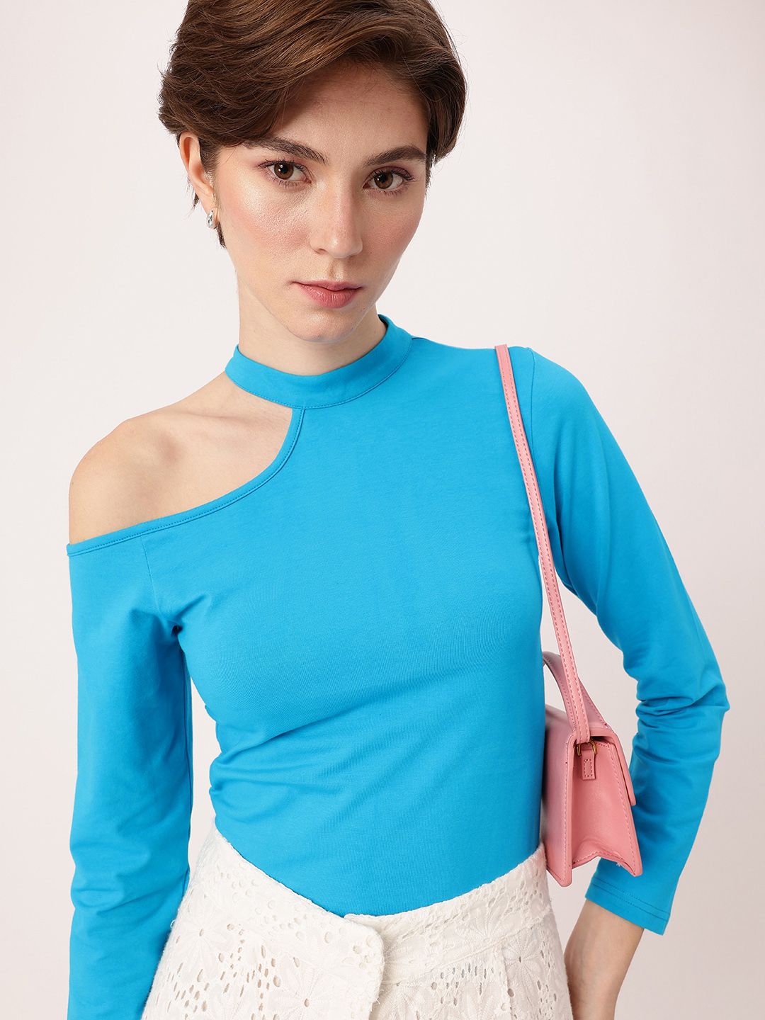 DressBerry Delightful Cold Shoulder Style Regular Top