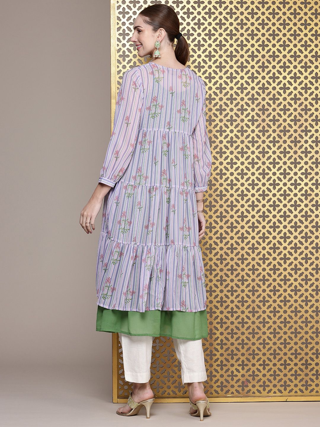 House of Pataudi Shoulder Straps Jashn Kurta With Longline Shrug