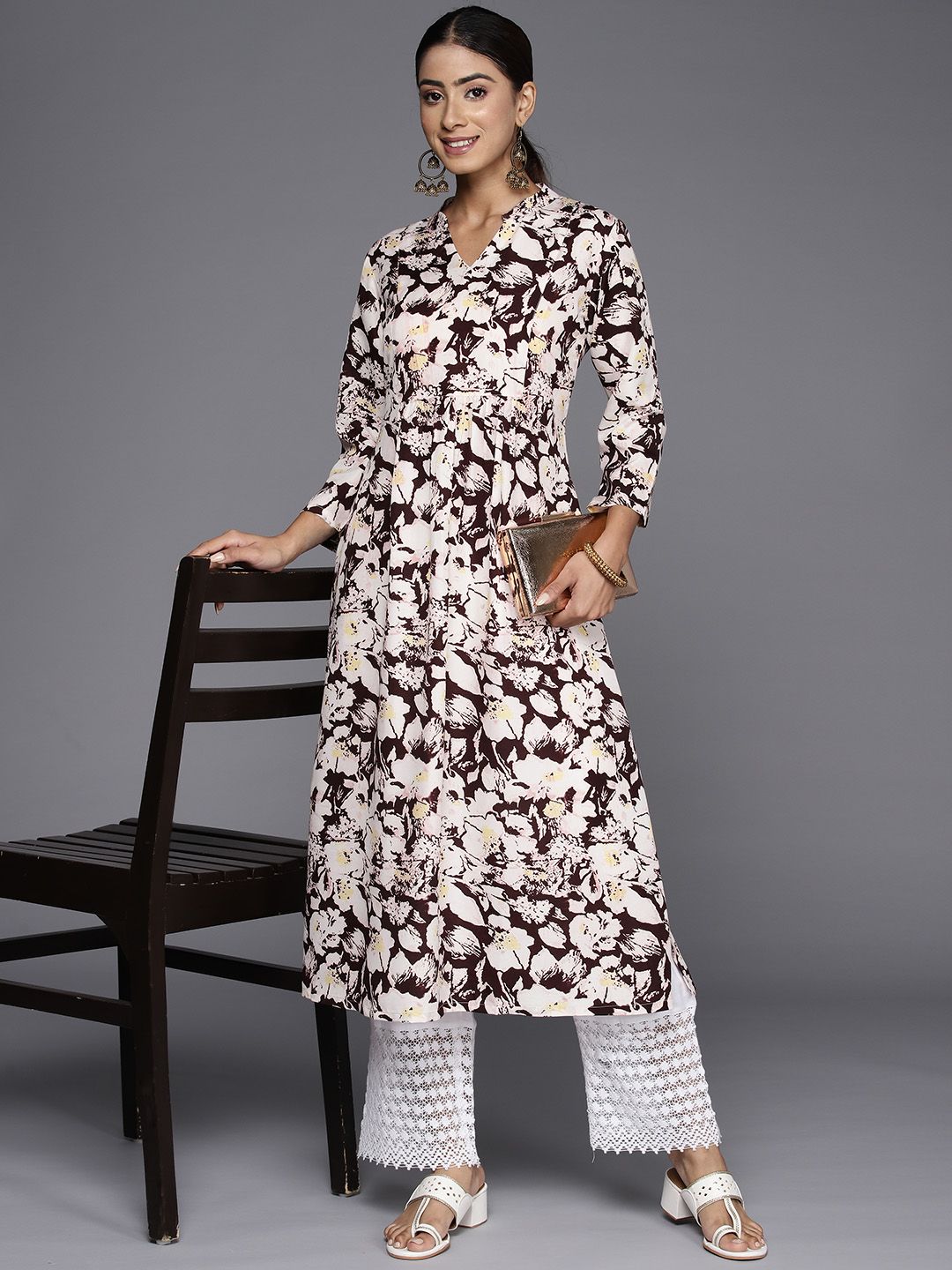Varanga Floral Printed Mandarin Collar Crepe Kurta