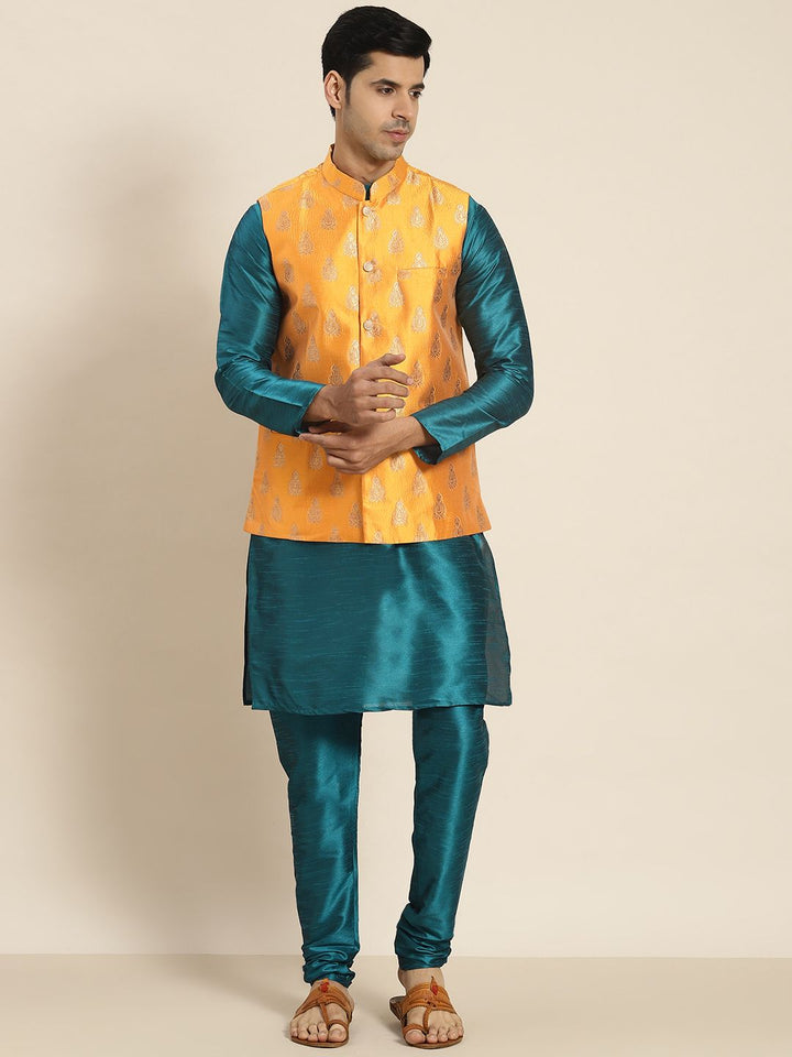 SOJANYA Men Teal Kurta with Churidar