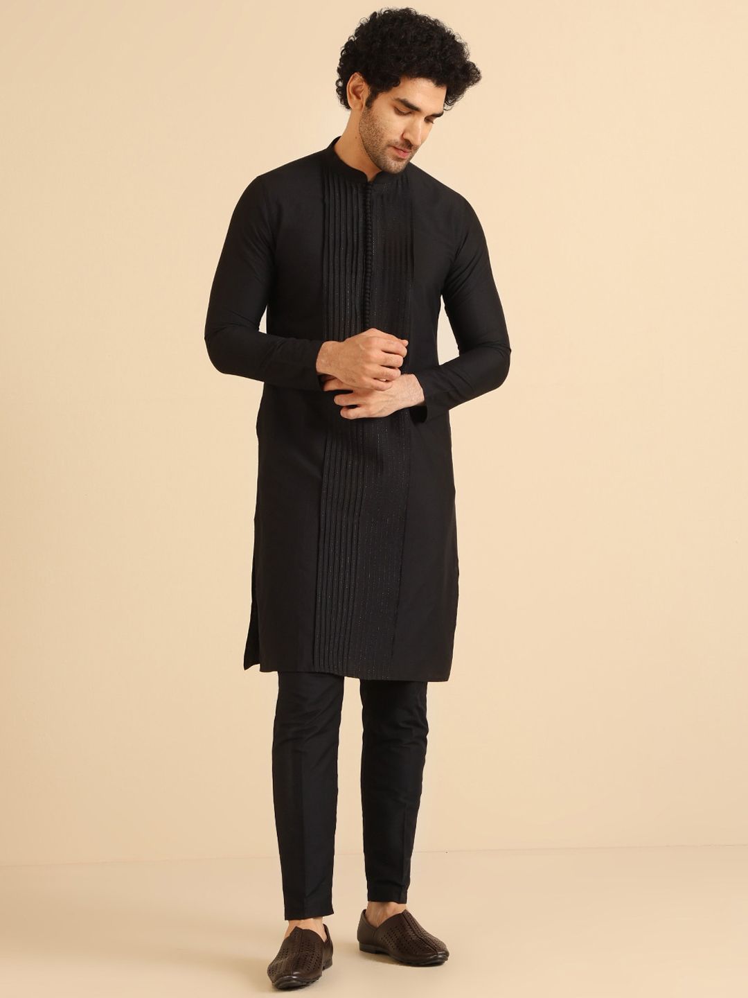 KISAH Striped Mandarin Collar Long Sleeves Kurta with Trousers
