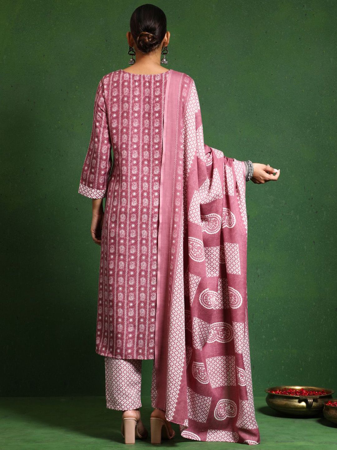 Varanga Women Printed Regular Kurta with Trousers & With Dupatta