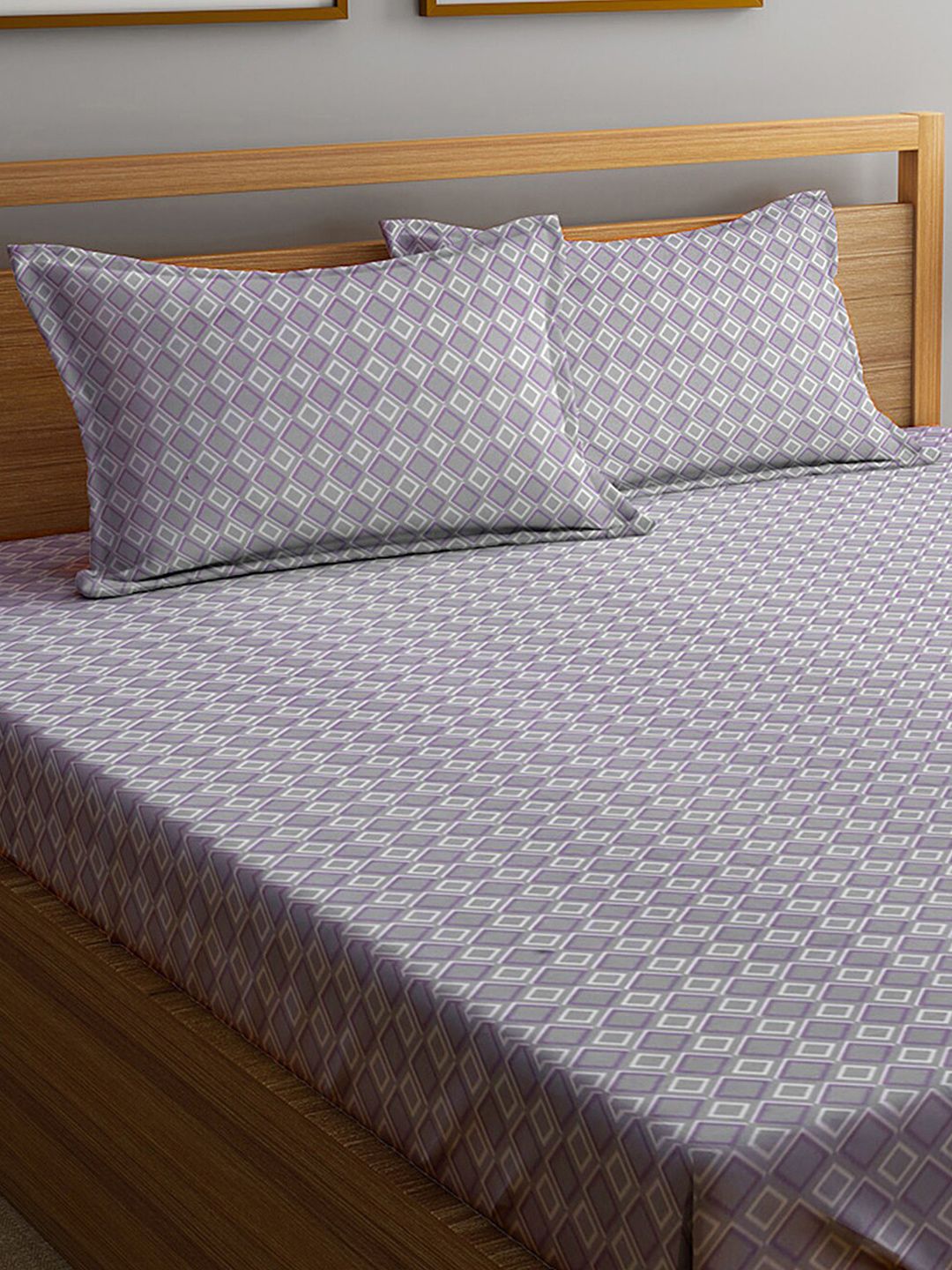 KLOTTHE Purple Geometric Patterned 300 TC Fitted King Bedsheet With 2 Pillow covers