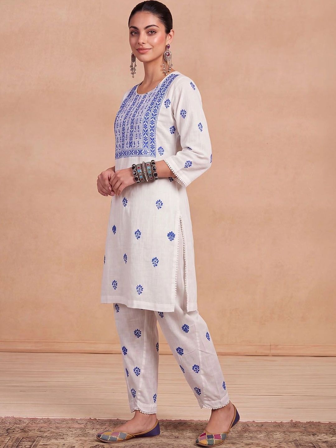 Rumah Wanita Chikankari Motif Etnik Bersulam Benang Biasa Kurta Kerja dengan Seluar