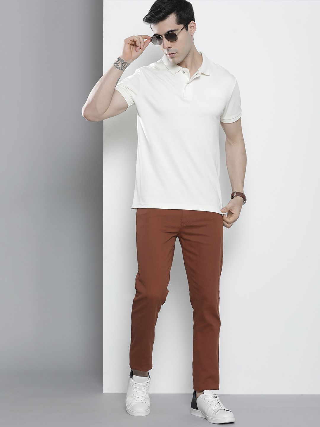 The Indian Garage Co Men Brown Solid Chinos Trousers
