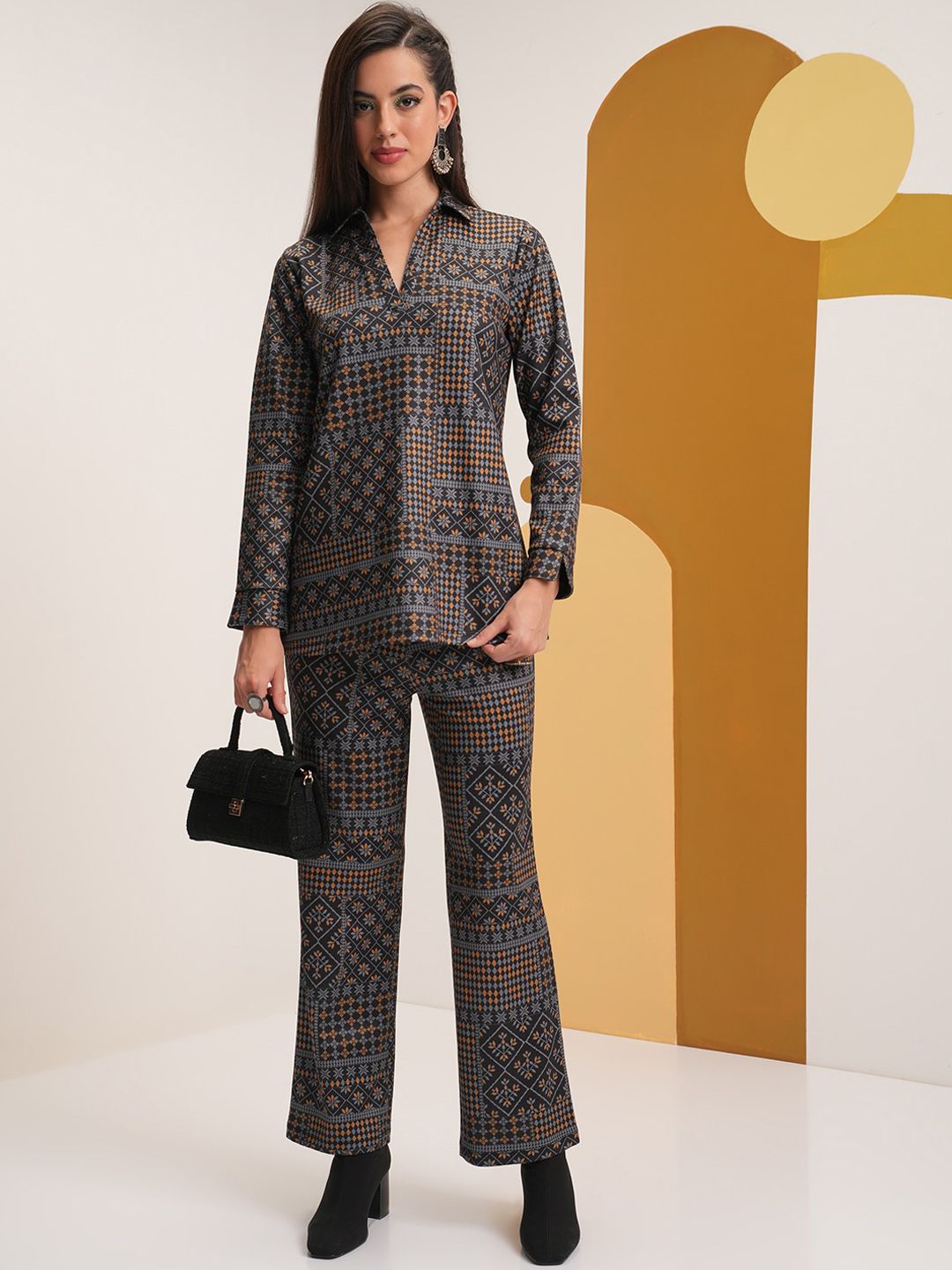 Vishudh Geometric Printed Shirt Collar Tunic With Trousers