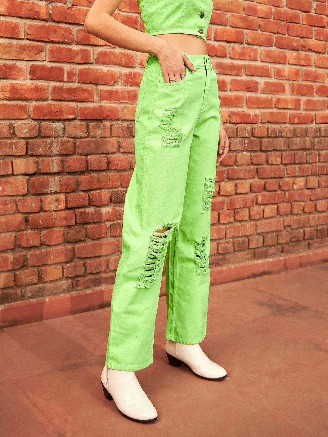 SASSAFRAS Women Fluorescent Green Straight Fit Highly Distressed Pure Cotton Jeans