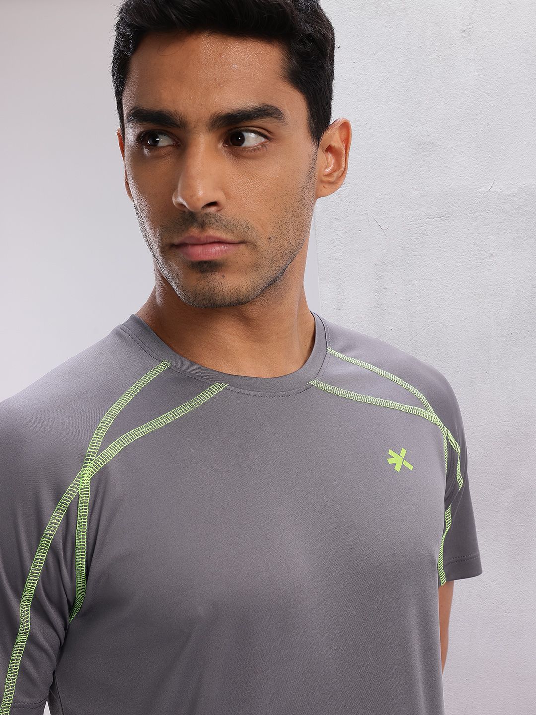 HRX by Hrithik Roshan Contrast Stitching Raglan Sleeves Rapid-Dry Training T-shirt