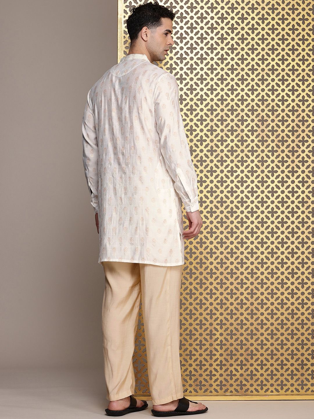 House of Pataudi Floral Printed Regular Jashn Kurta with Trousers