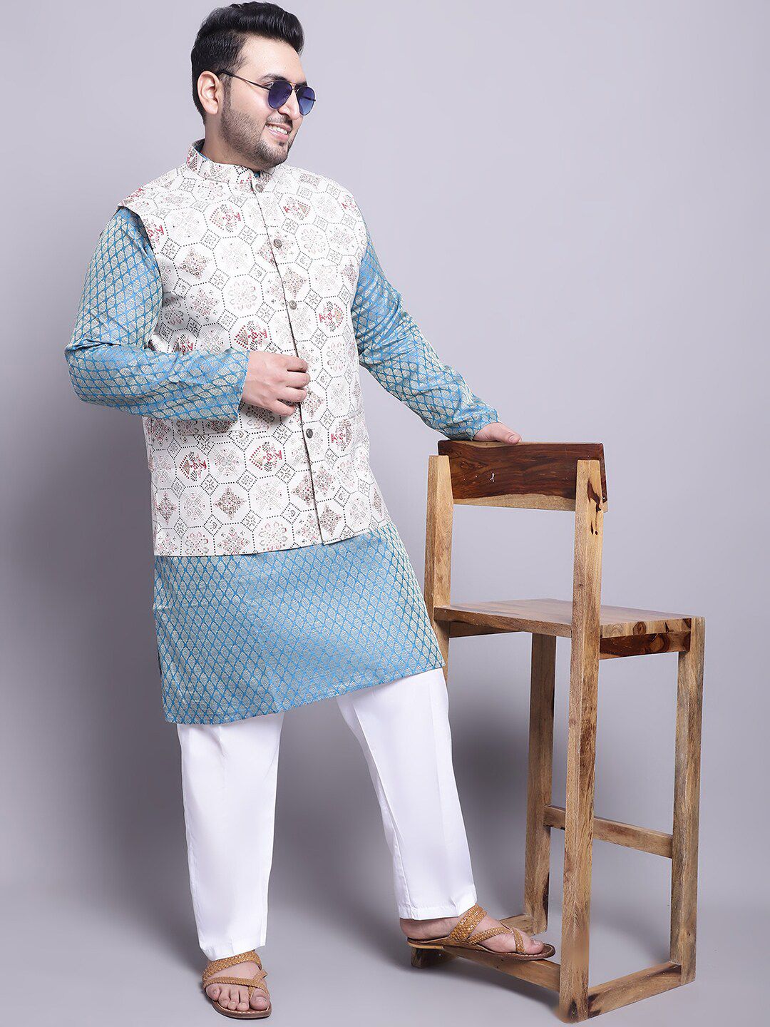 SOJANYA PLUS Ethnic Motifs Woven Design Kurta With Pyjamas & Nehru Jacket