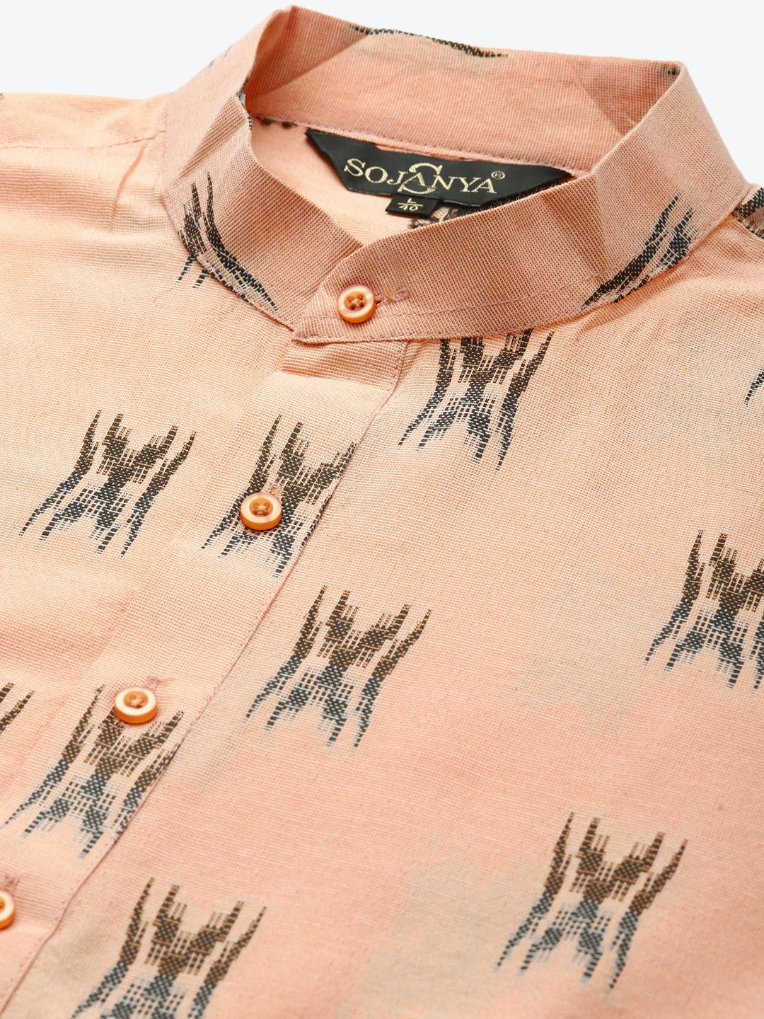 Sojanya Men Kurta Kapas Ikkat Berwarna Peach & Hitam Geometrik
