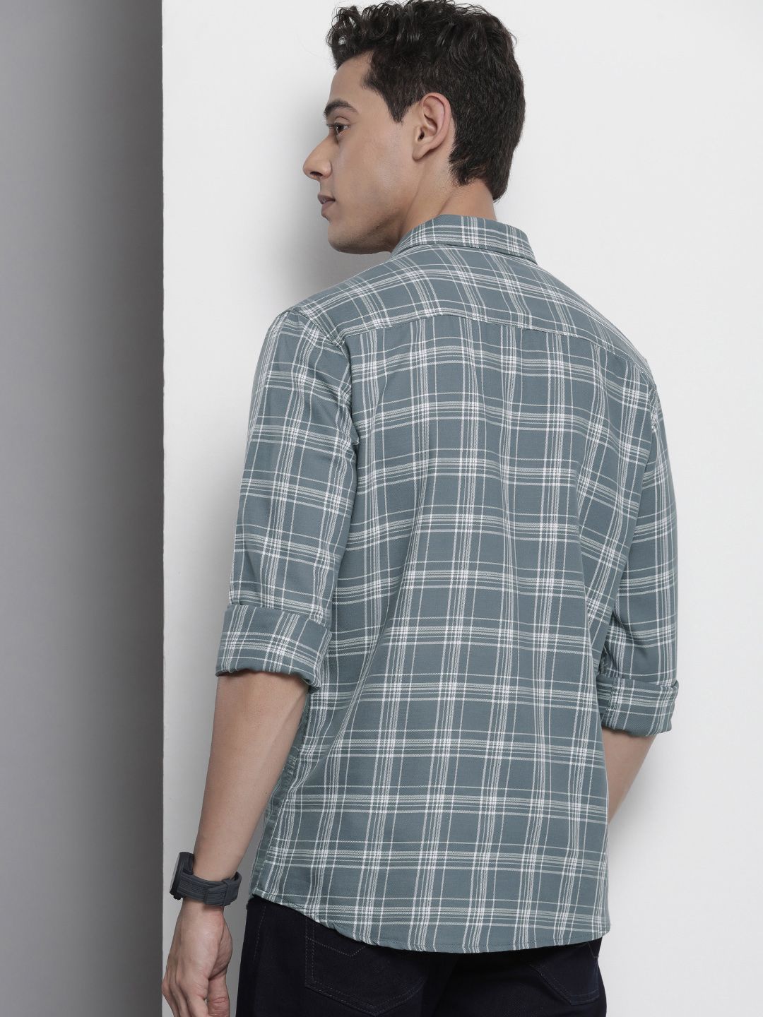 The Indian Garage Co Men Grey & White Checked Cotton Casual Shirt