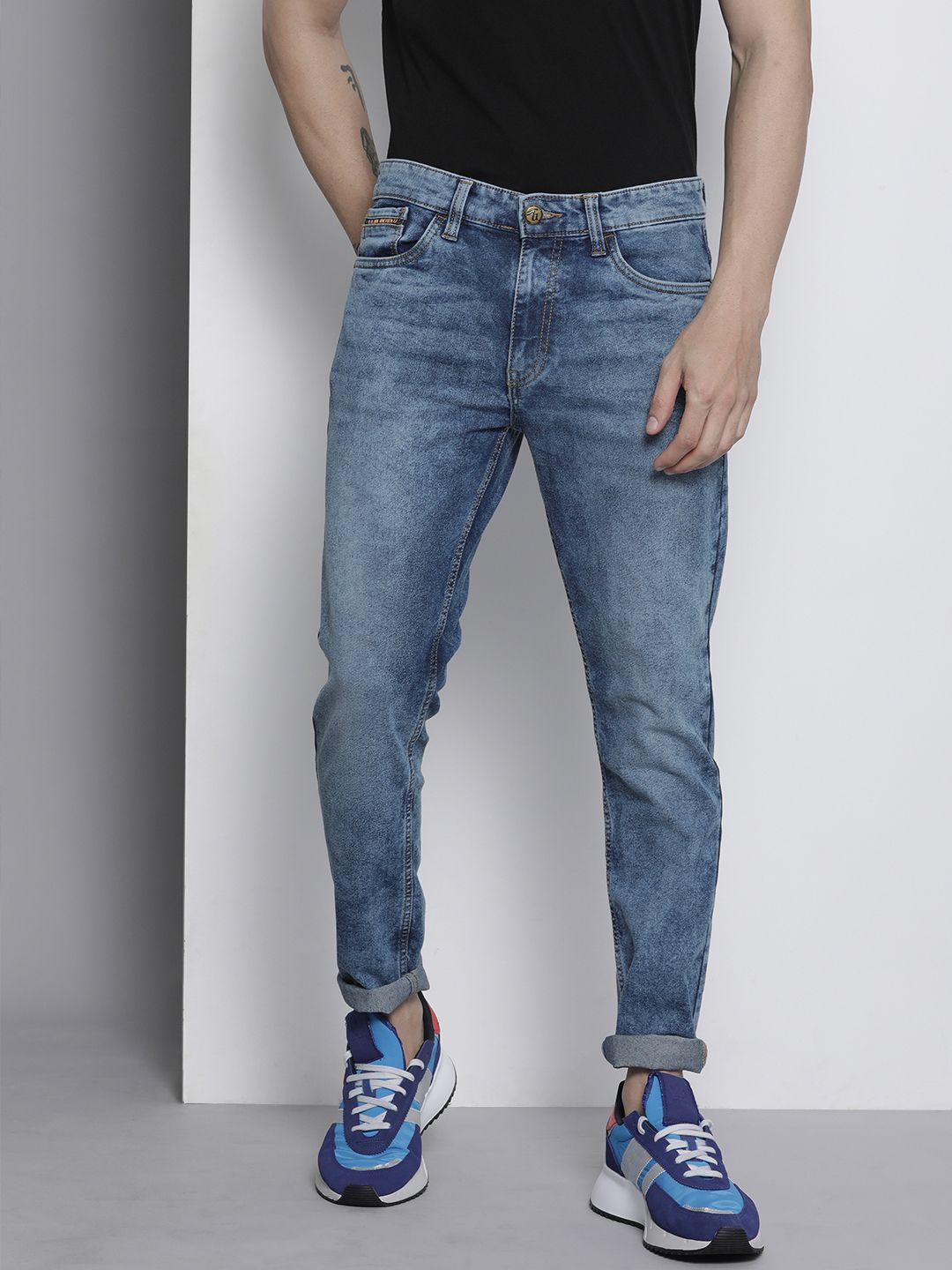 The Indian Garage Co Men Blue Slim Fit Light Fade Stretchable Jeans
