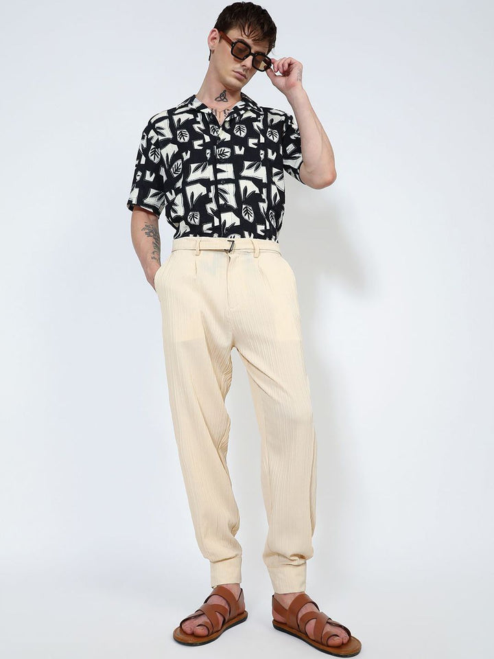 Campus Sutra Men Comfort Easy Wash Pleated Joggers Trousers