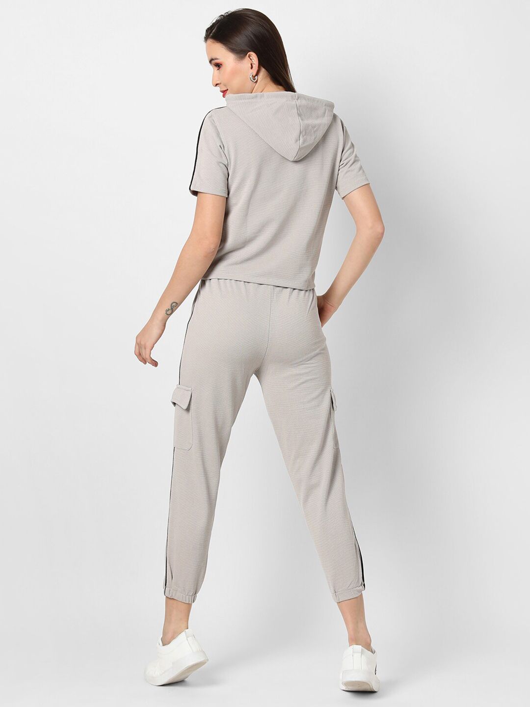 Campus Sutra Women Grey Solid Hooded T-Shirt with Trousers