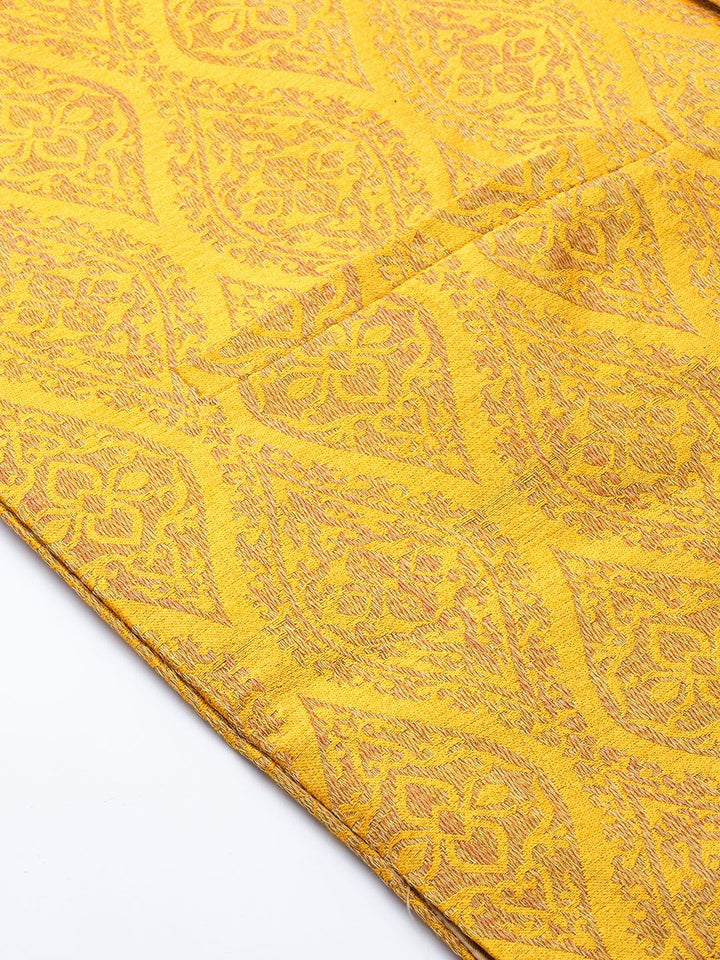 SOJANYA Kurta Motif Etnik Mustard Kuning & Putih Putih dengan Churidar