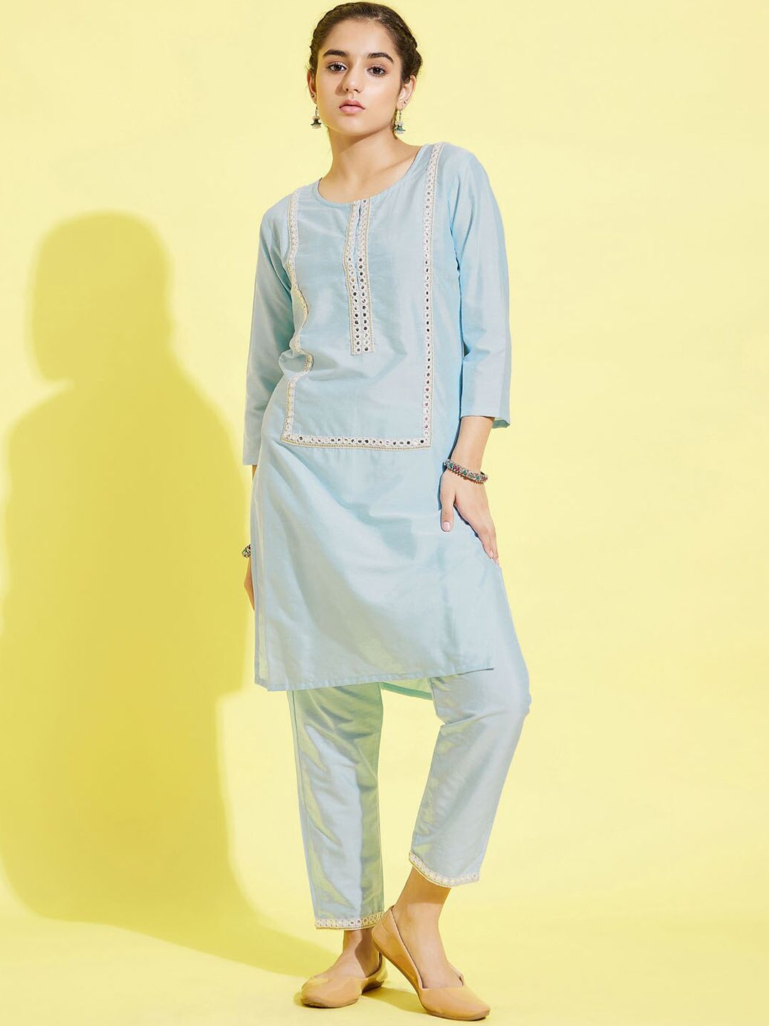VASTRAMAY Girls Blue Ethnic Motifs Embroidered Mirror Work Kurta with Trousers