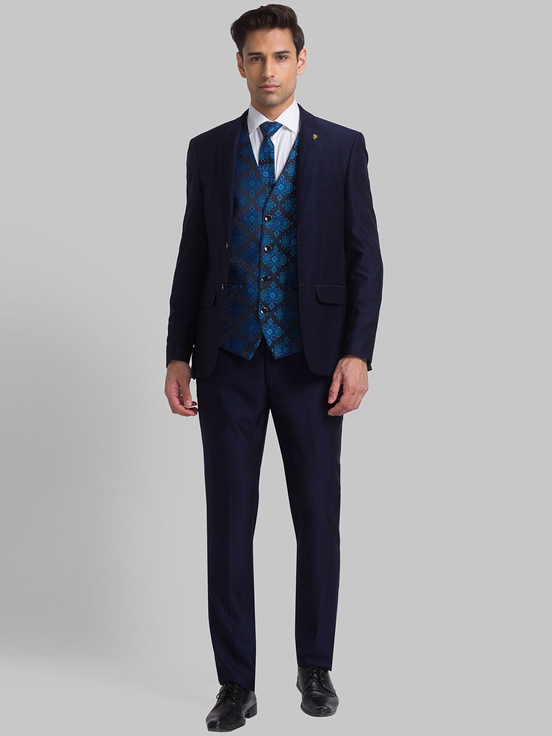 Raymond Men Slim-Fit Single-Breasted Three-Piece Formal Suit