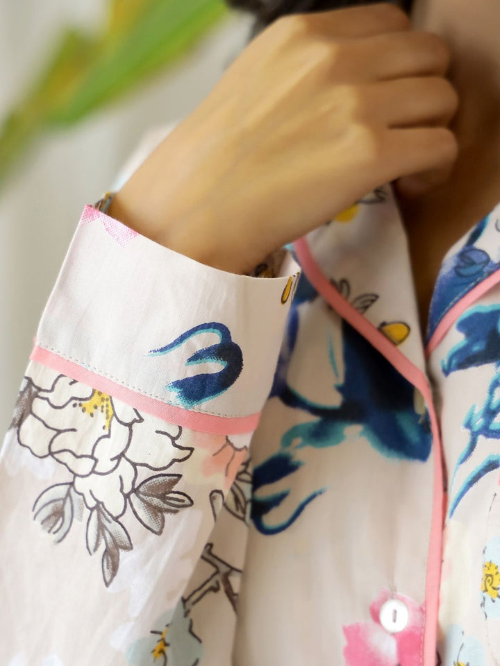 SANSKRUTIHOMES Women Beige & Blue Printed Pure Cotton Night suit