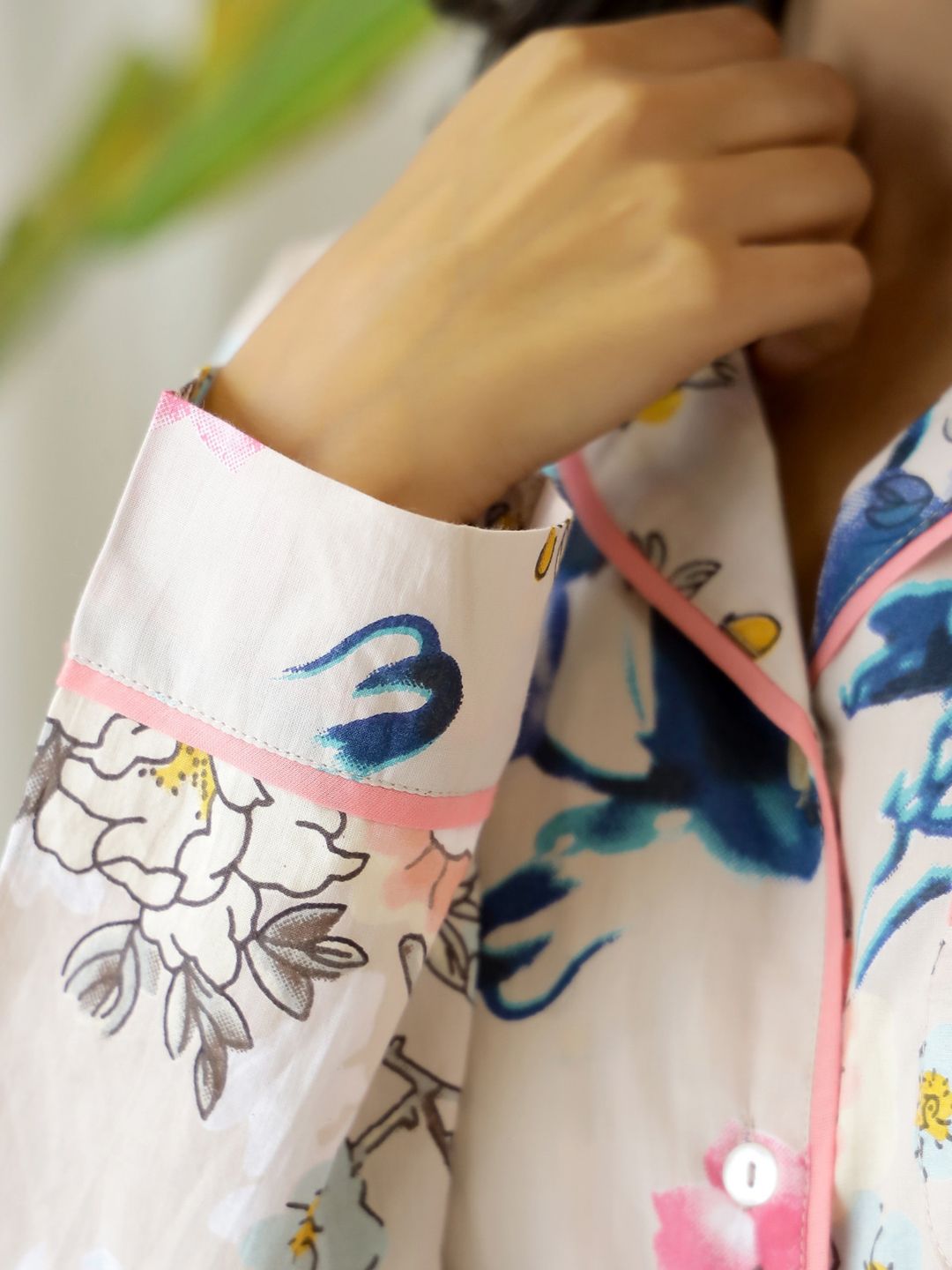 SANSKRUTIHOMES Women Beige & Blue Printed Pure Cotton Night suit