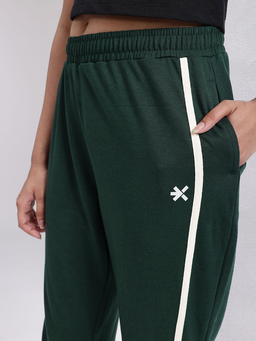 HRX by Hrithik Roshan Women Lifestyle Side Stripes Track Pants