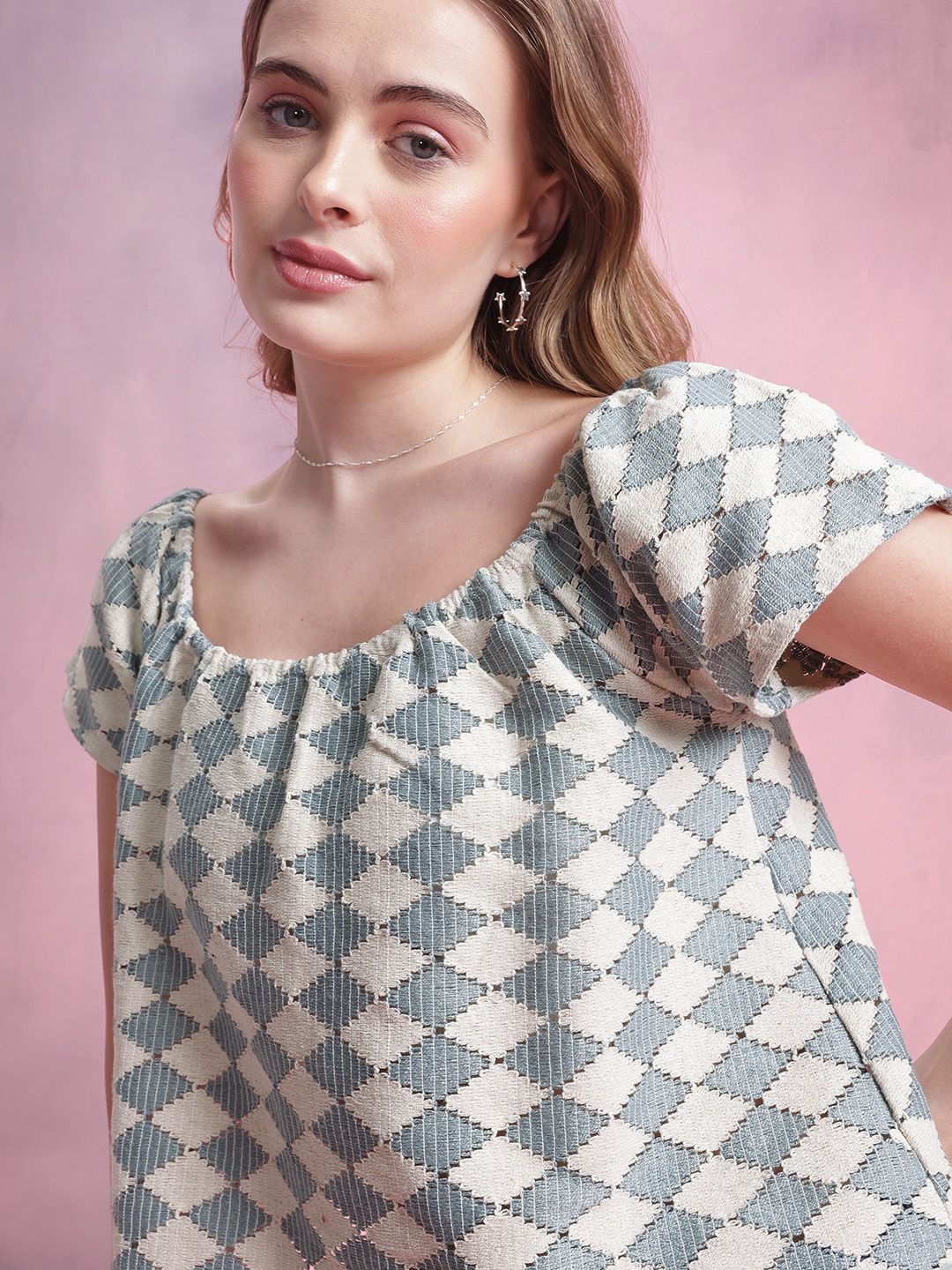 DressBerry Geometric Flutter Sleeve Crochet Boxy Top