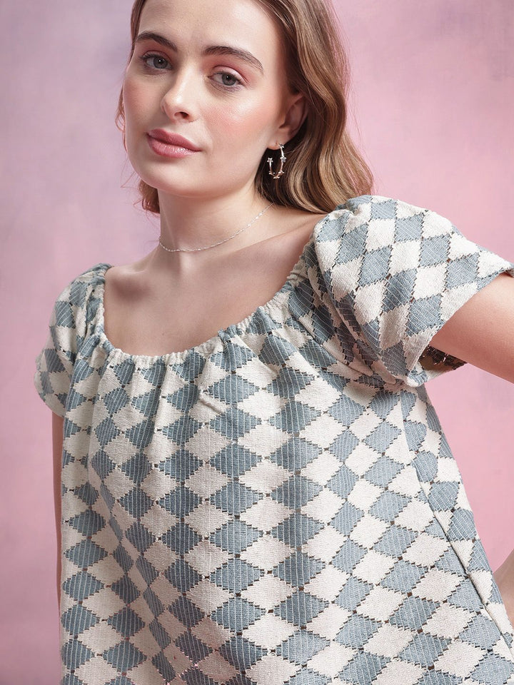 DressBerry Geometric Flutter Sleeve Crochet Boxy Top