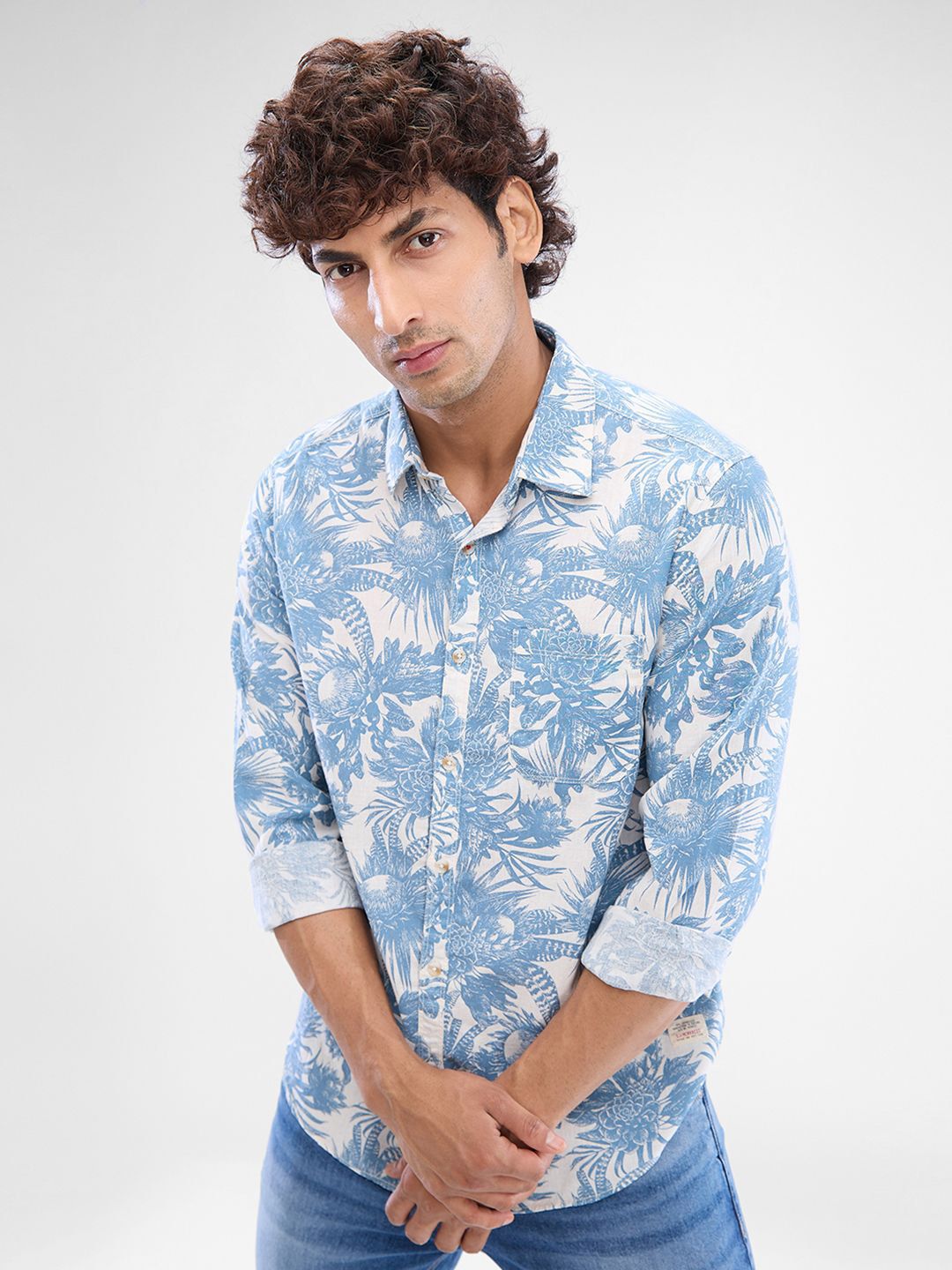 SPYKAR Men Slim Fit Floral Printed Opaque Spread Collar Casual Shirt