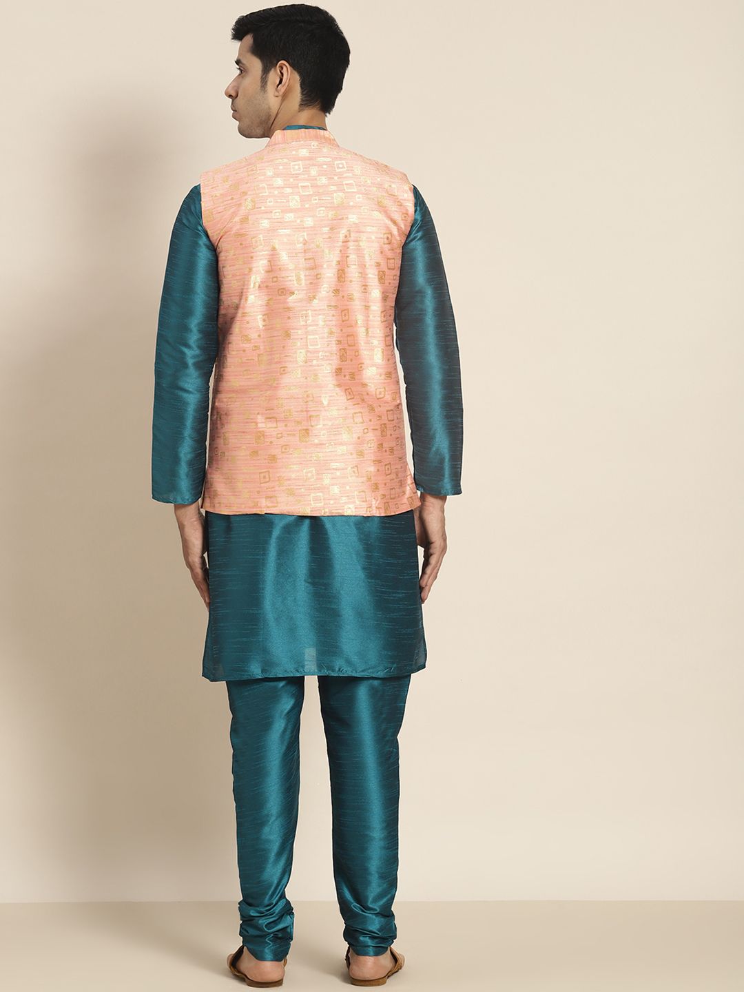SOJANYA Men Teal Kurta with Churidar