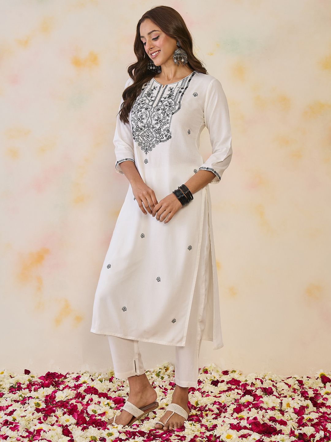 Indo Era Women Floral Embroidered Thread Work Floral Kurta